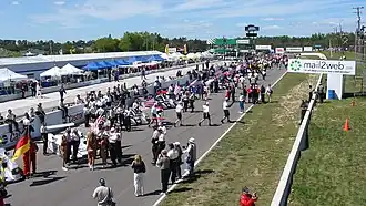 Pre-race grid