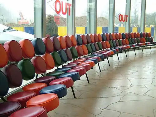 Mid-century modern&nbsp;– Marshmallow sofa, by Irving Harper for George Nelson Associates, 1956, metal frame with round discs of covered foam, unknown location[77]